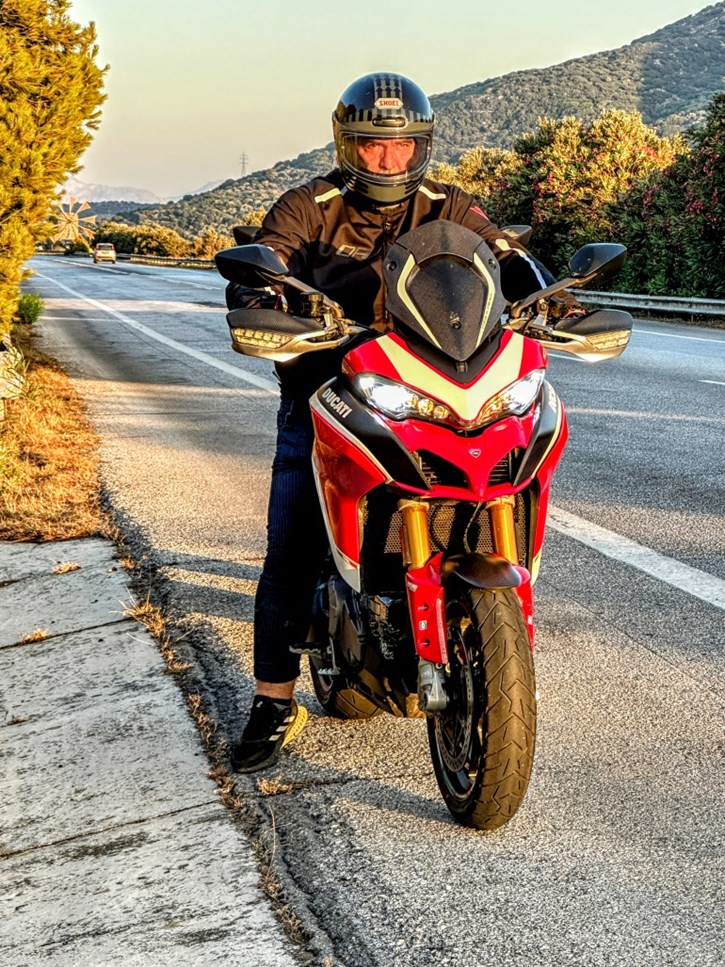 Μπάμπης Στόκας - Ducati Multistrada V2 Pikes Peak